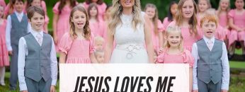 🌟 Discover the Timeless Beauty of “Jesus Loves Me” Sung by a Children’s Choir!